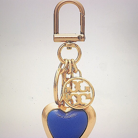 TORY BURCH - LOGO HEART KEYCHAIN / BAG CHARM (NWT) - Picture 10 of 13